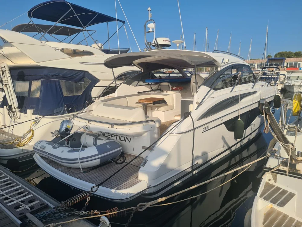 2020 Princess Yachts V40 for sale in Hyères, France, photo 5 of 5