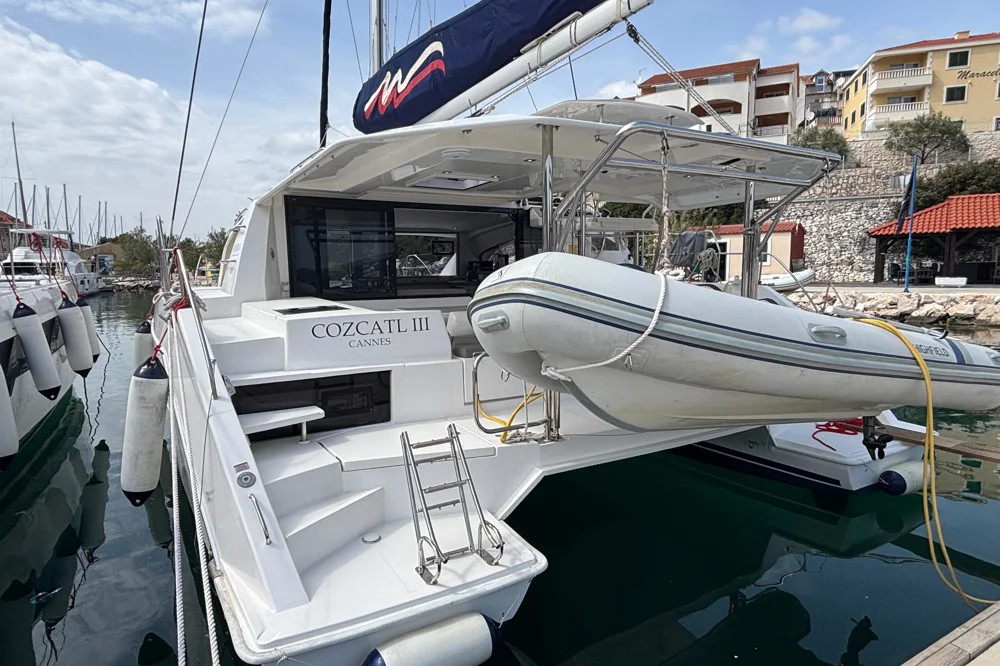 BoatPhoto.coverAlt