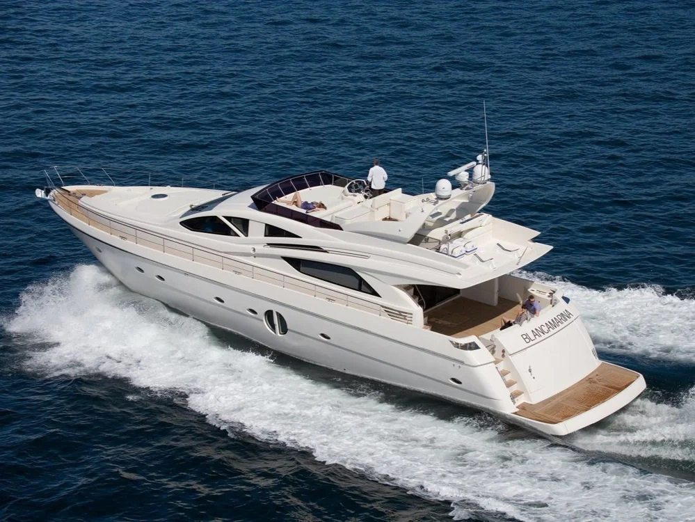 BoatPhoto.coverAlt