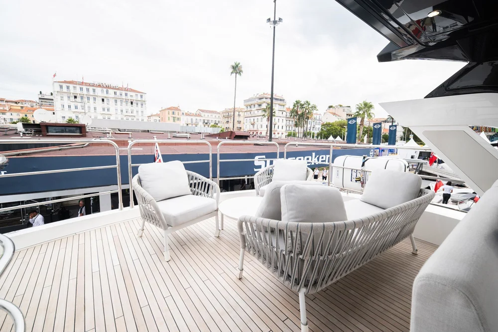 2025 SUNSEEKER 76 Yacht for sale in Cannes, France, photo 2 of 5