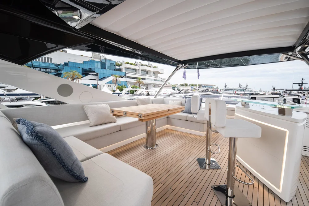2025 SUNSEEKER 76 Yacht for sale in Cannes, France, photo 3 of 5