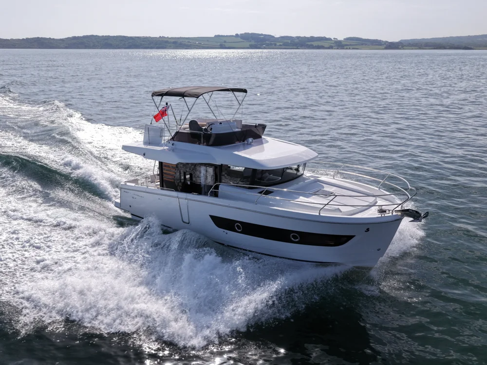 2026 BENETEAU Swift Trawler 37 for sale in Hamble-le-Rice, United Kingdom, photo 2 of 5