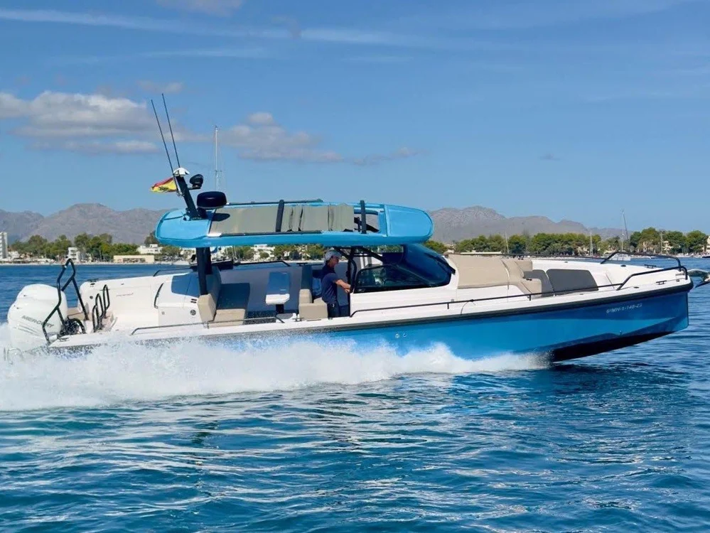 BoatPhoto.coverAlt