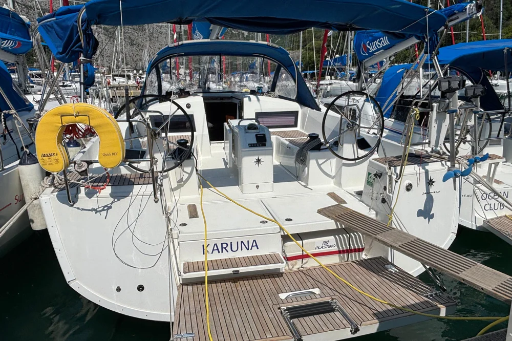 BoatPhoto.coverAlt
