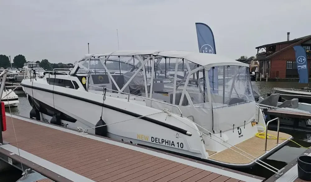 BoatPhoto.coverAlt