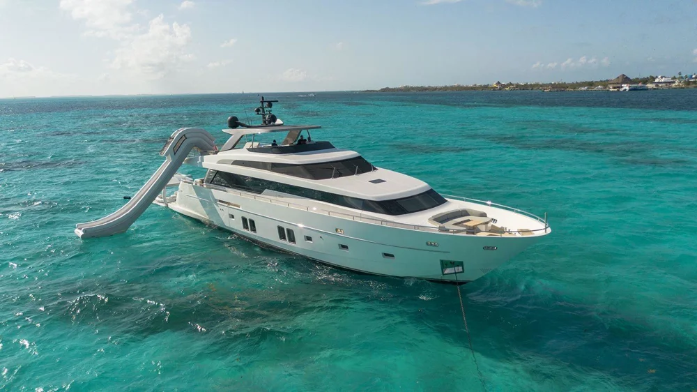 BoatPhoto.coverAlt