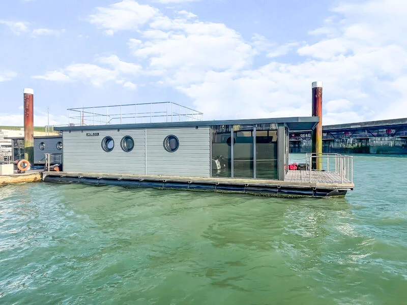 BoatPhoto.coverAlt