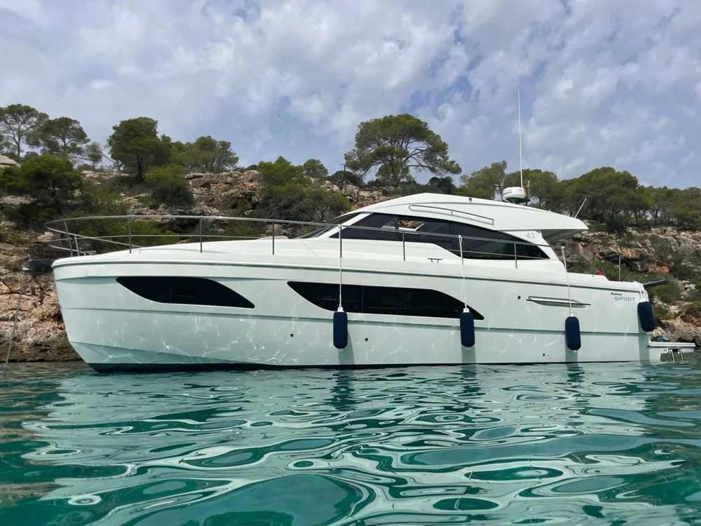 BoatPhoto.coverAlt