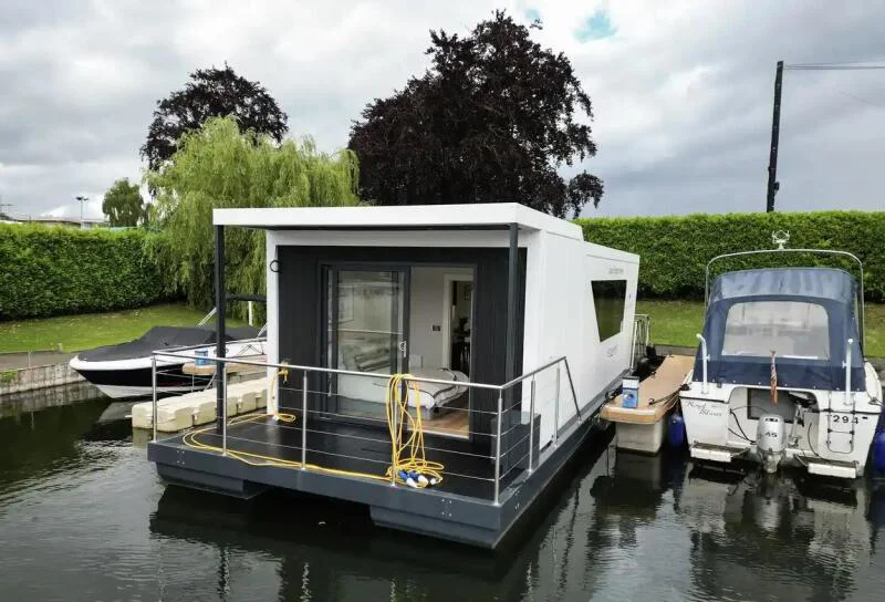 BoatPhoto.coverAlt