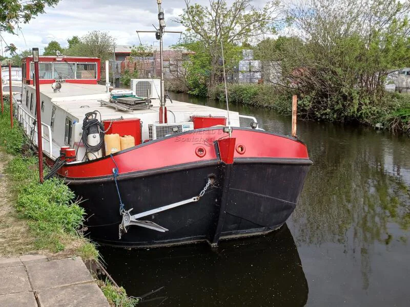 BoatPhoto.alt