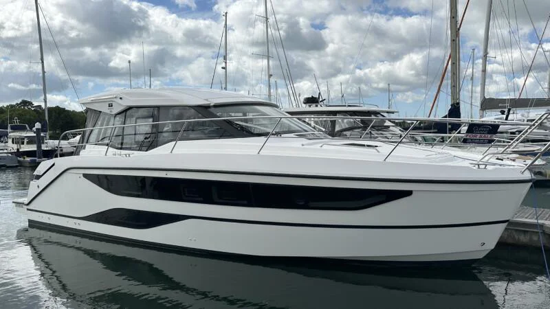BoatPhoto.coverAlt