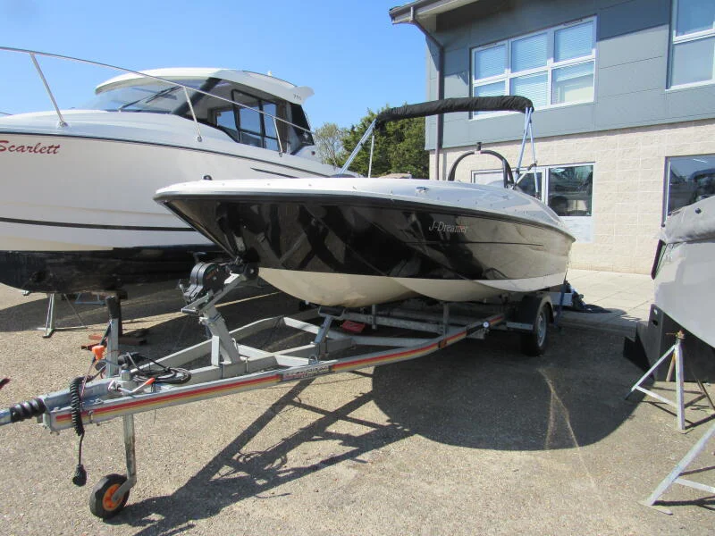 BoatPhoto.coverAlt