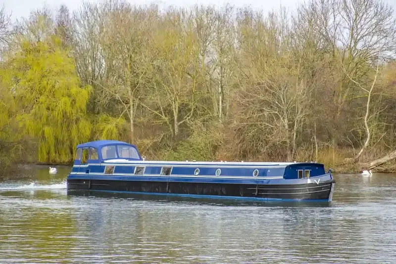 BoatPhoto.coverAlt