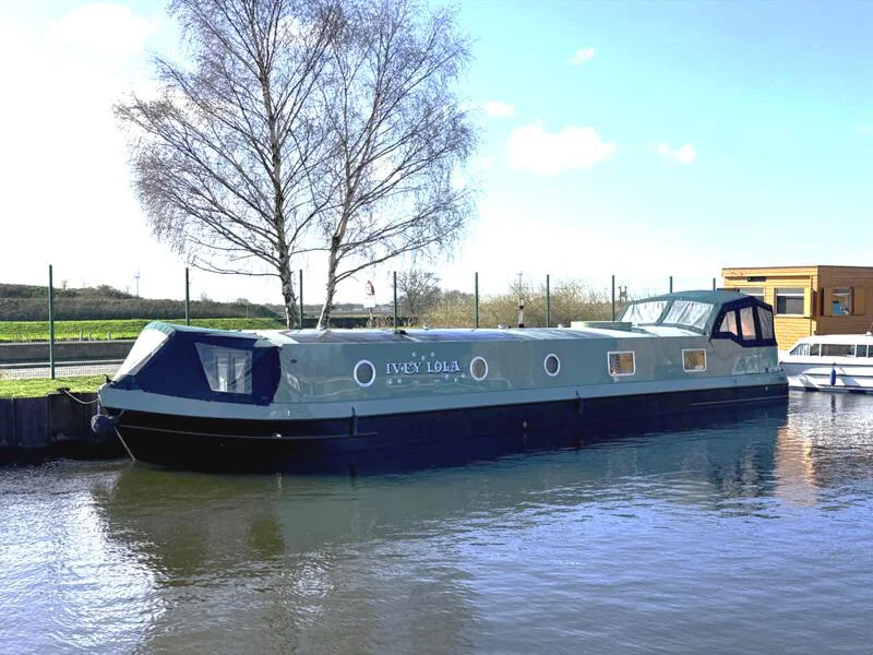 BoatPhoto.coverAlt