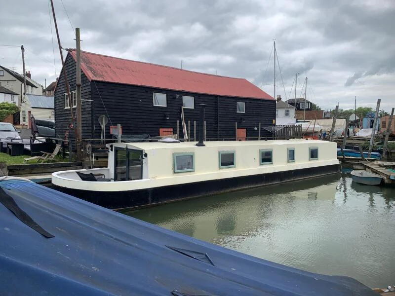 BoatPhoto.coverAlt