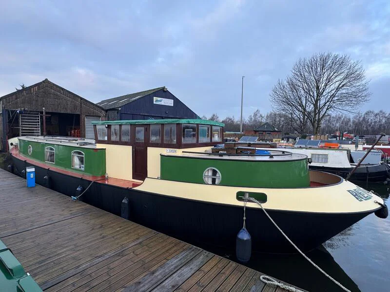 BoatPhoto.coverAlt