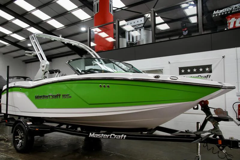 BoatPhoto.coverAlt