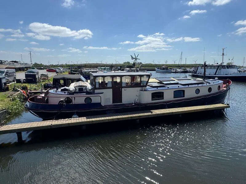 BoatPhoto.coverAlt