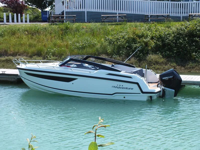 BoatPhoto.coverAlt