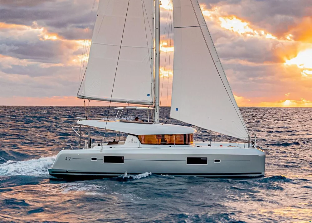 BoatPhoto.coverAlt