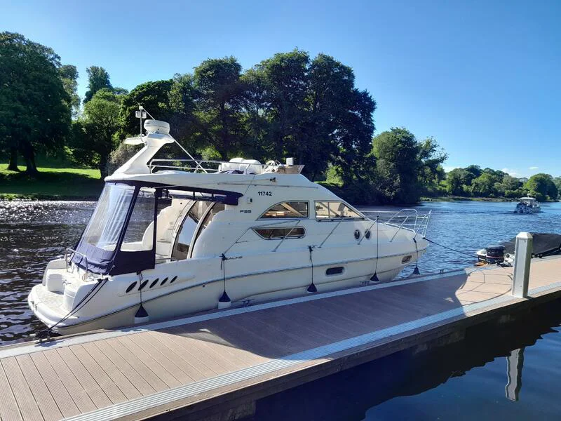 BoatPhoto.coverAlt