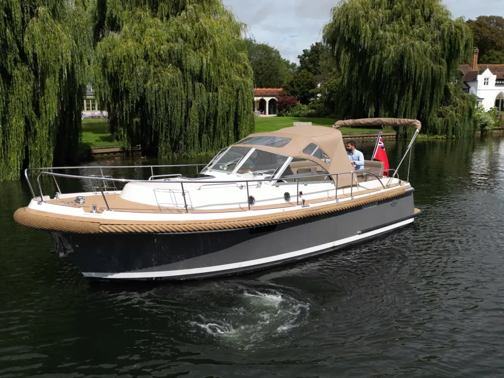 BoatPhoto.alt