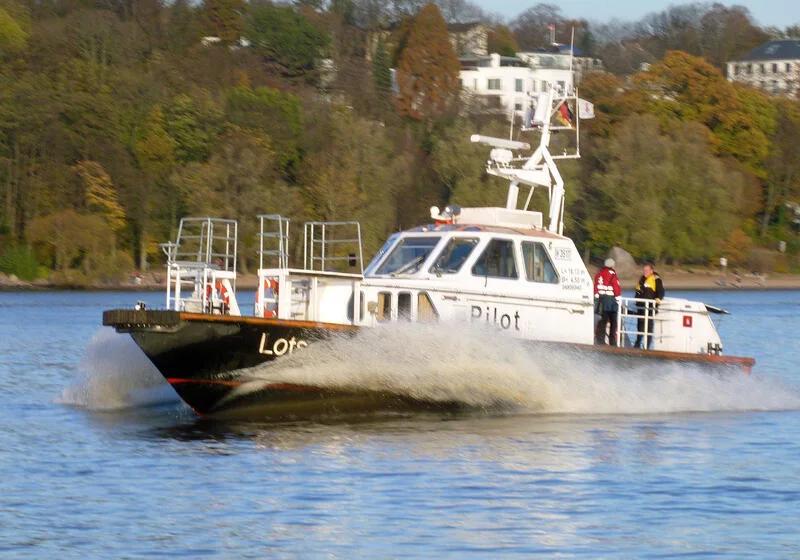BoatPhoto.coverAlt