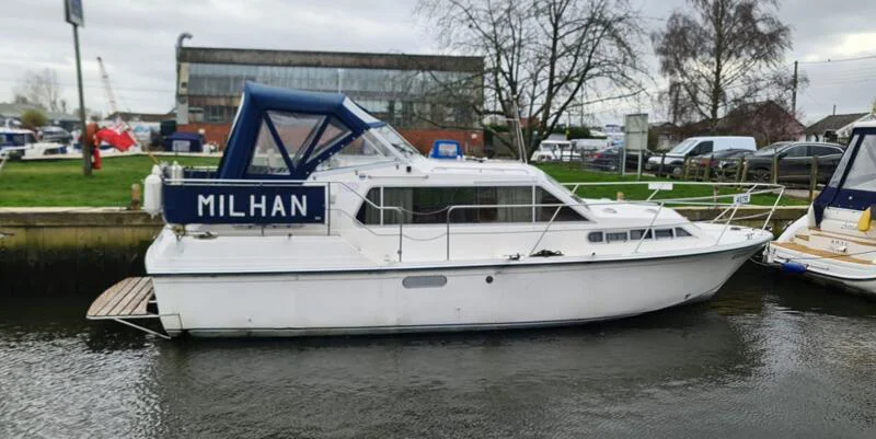 BoatPhoto.coverAlt