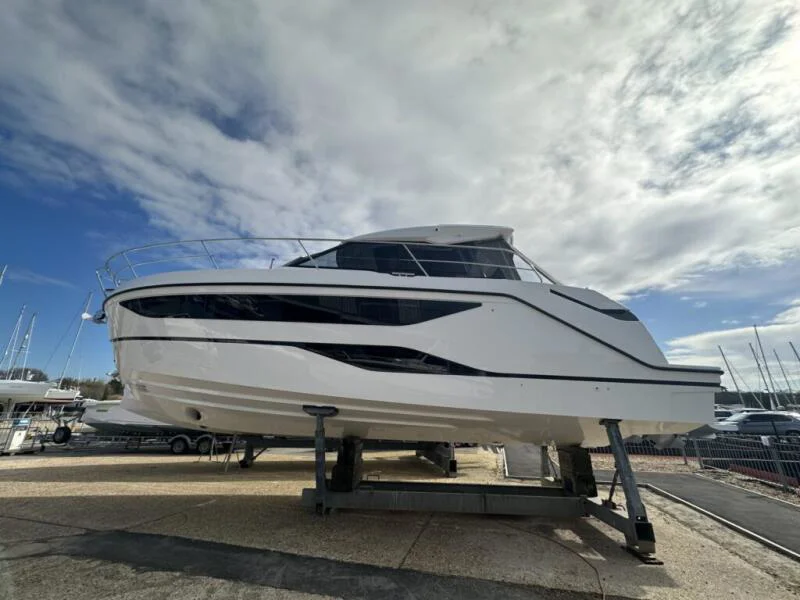 BoatPhoto.coverAlt