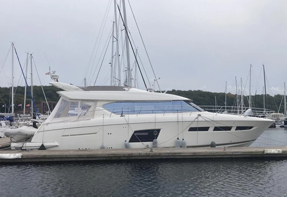BoatPhoto.coverAlt