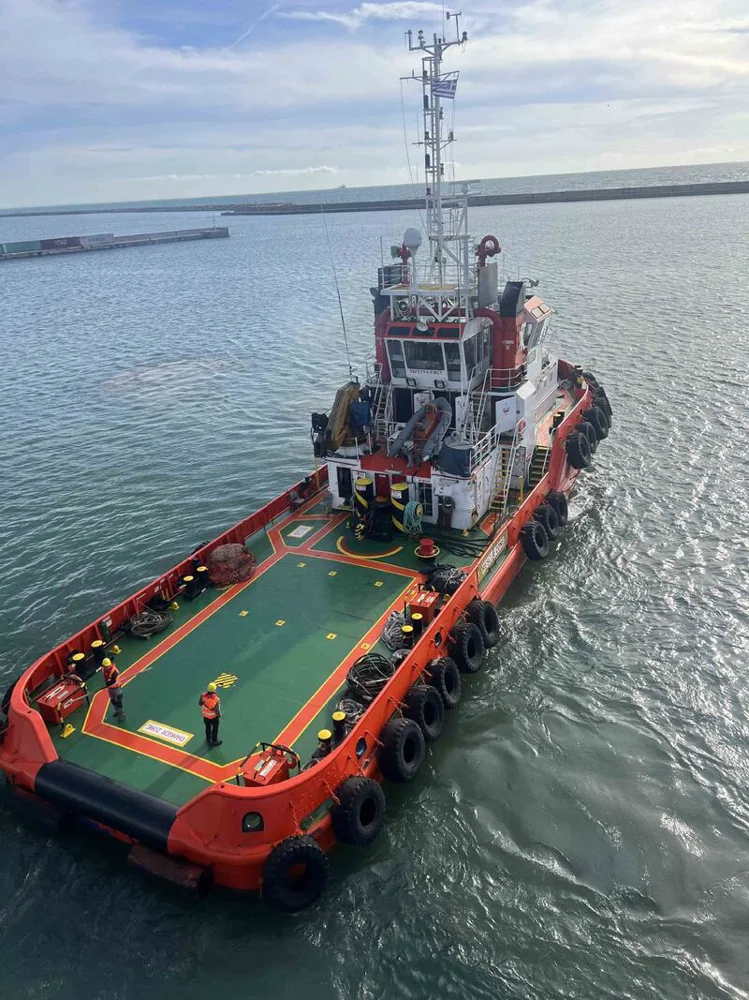 83 TBP TUGBOAT for sale for sale in Piraeus, Greece, photo 2 of 5