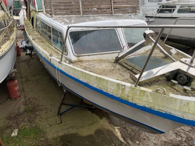 BoatPhoto.coverAlt