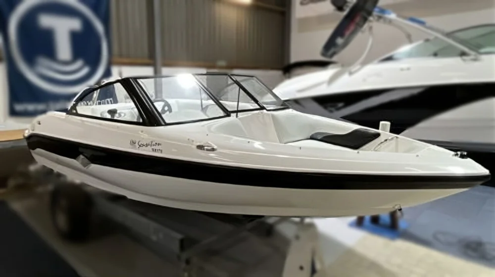 BoatPhoto.coverAlt