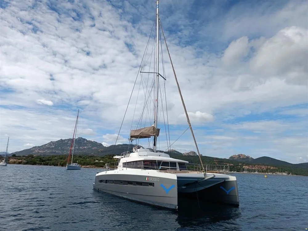 BoatPhoto.coverAlt