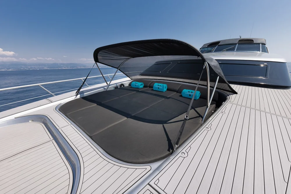 1997 Overmarine Mangusta 105 for sale in Antibes, France, photo 3 of 5
