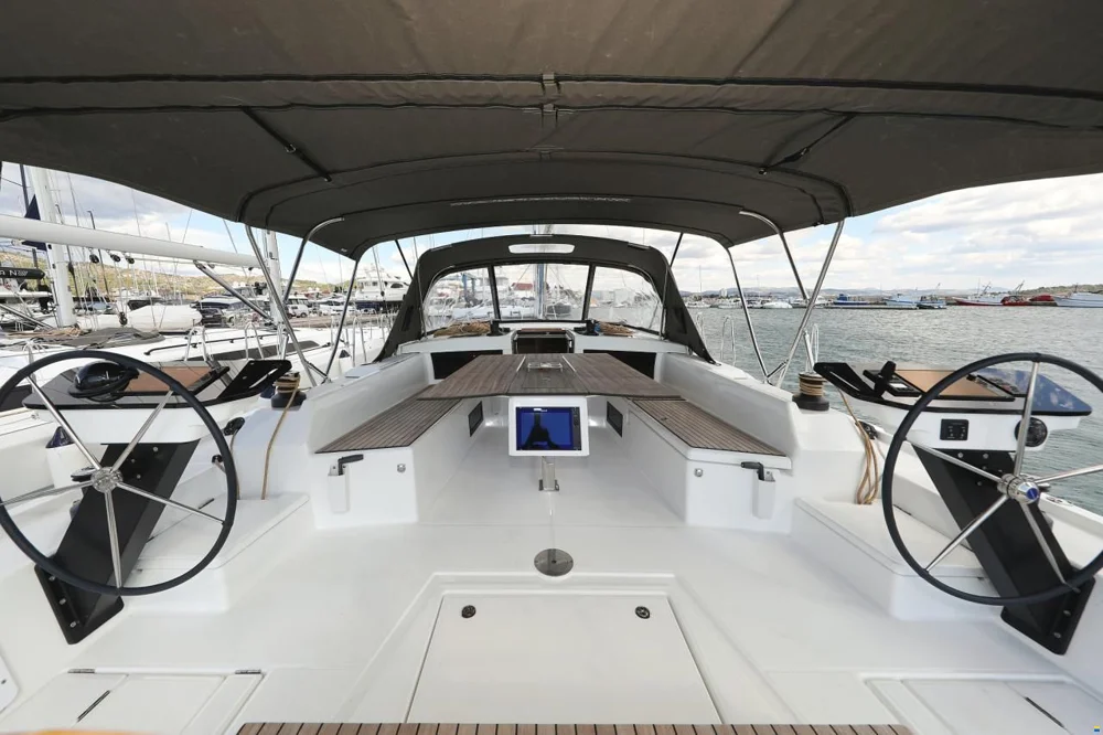 BoatPhoto.coverAlt