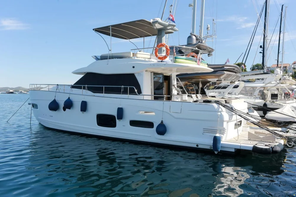 BoatPhoto.coverAlt