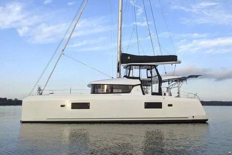BoatPhoto.coverAlt