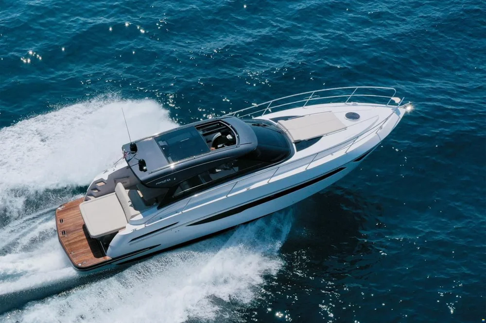 BoatPhoto.coverAlt
