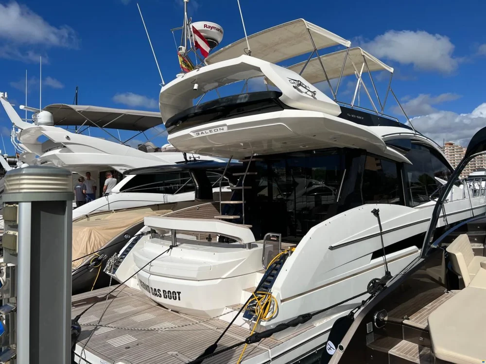 BoatPhoto.coverAlt