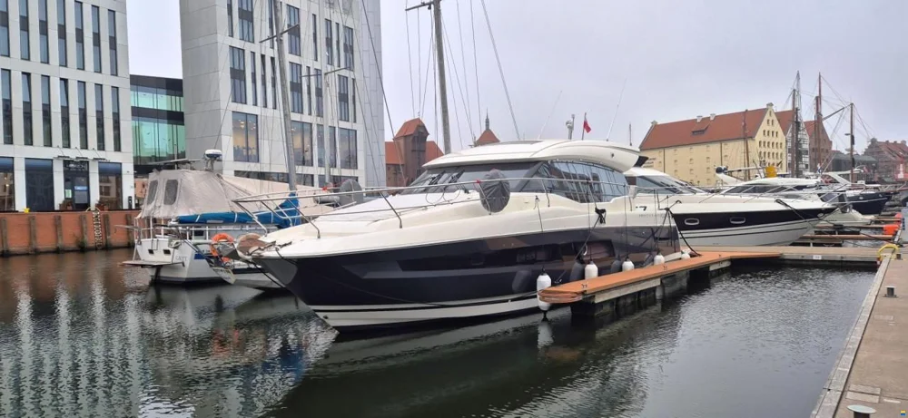 BoatPhoto.coverAlt