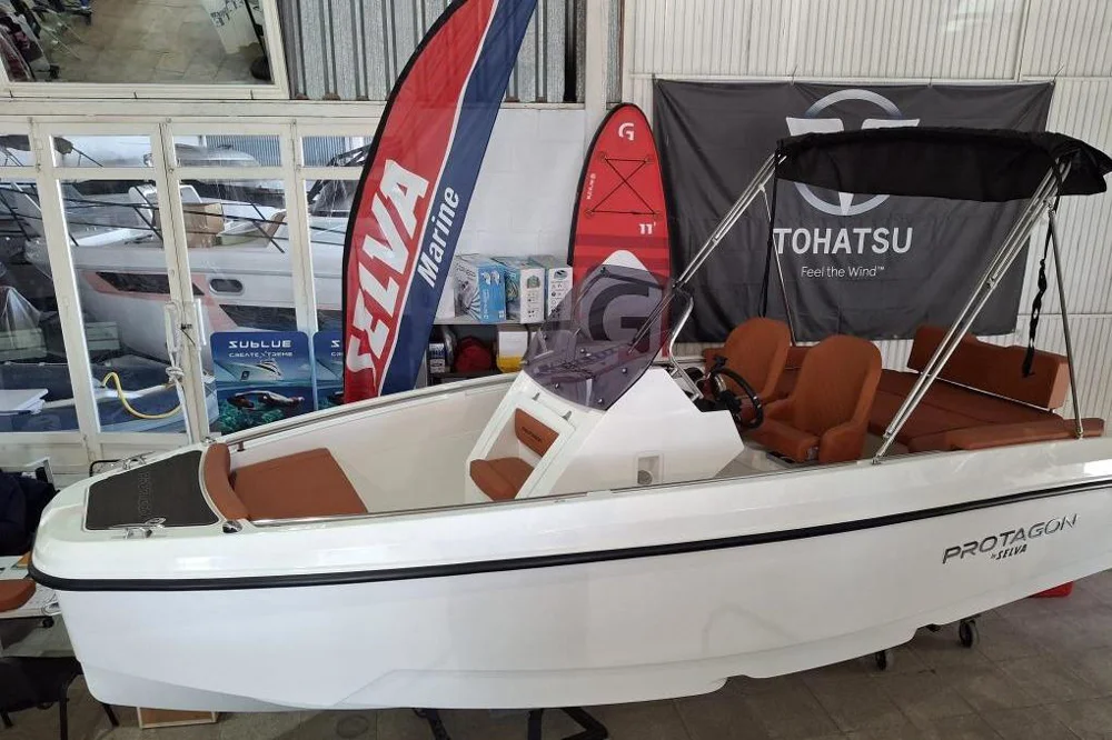 BoatPhoto.coverAlt