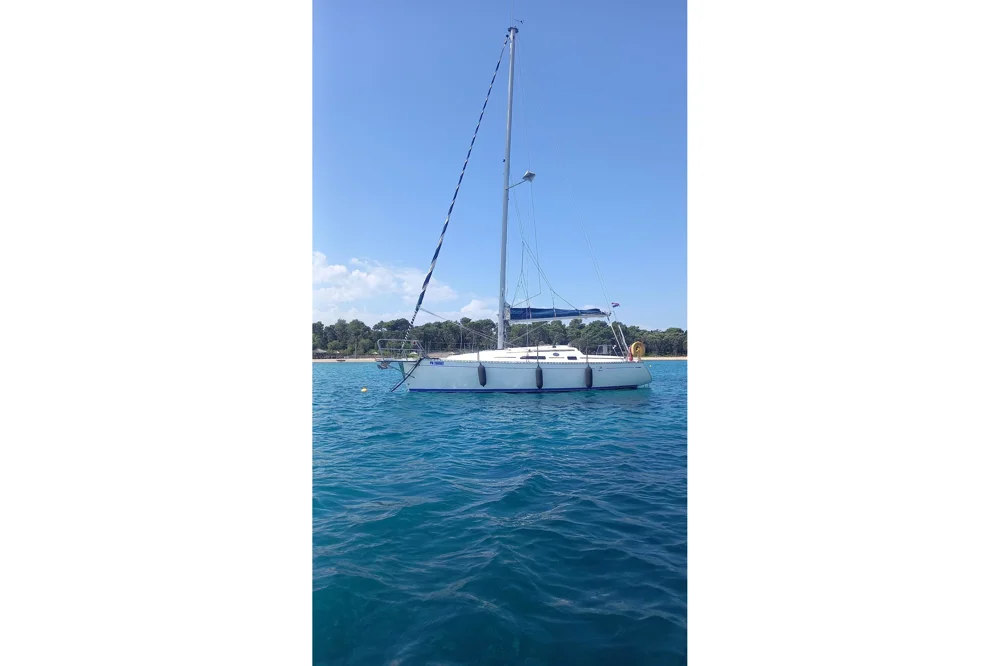 2001 Dufour 30 Classic for sale in Punat, Croatia, photo 1 of 5
