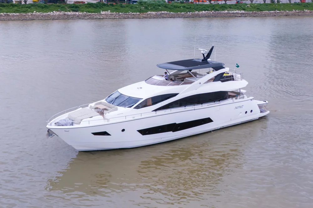 BoatPhoto.coverAlt