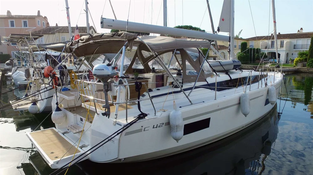BoatPhoto.coverAlt