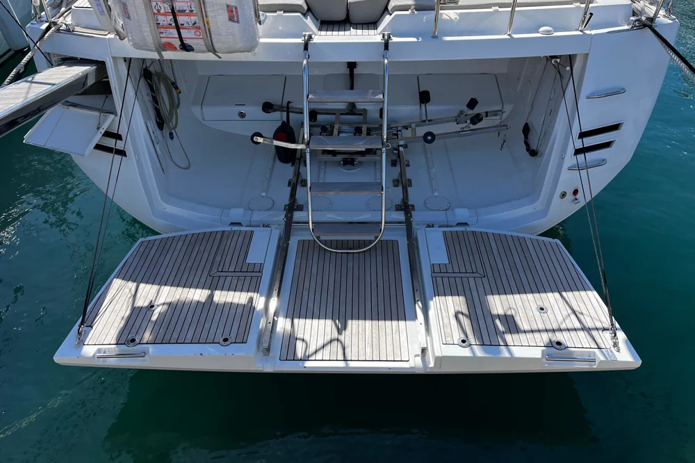 BoatPhoto.alt