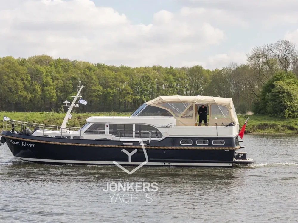 BoatPhoto.coverAlt