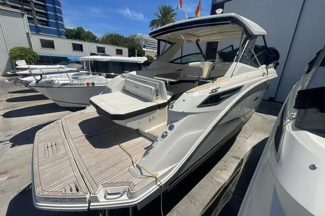 BoatPhoto.coverAlt