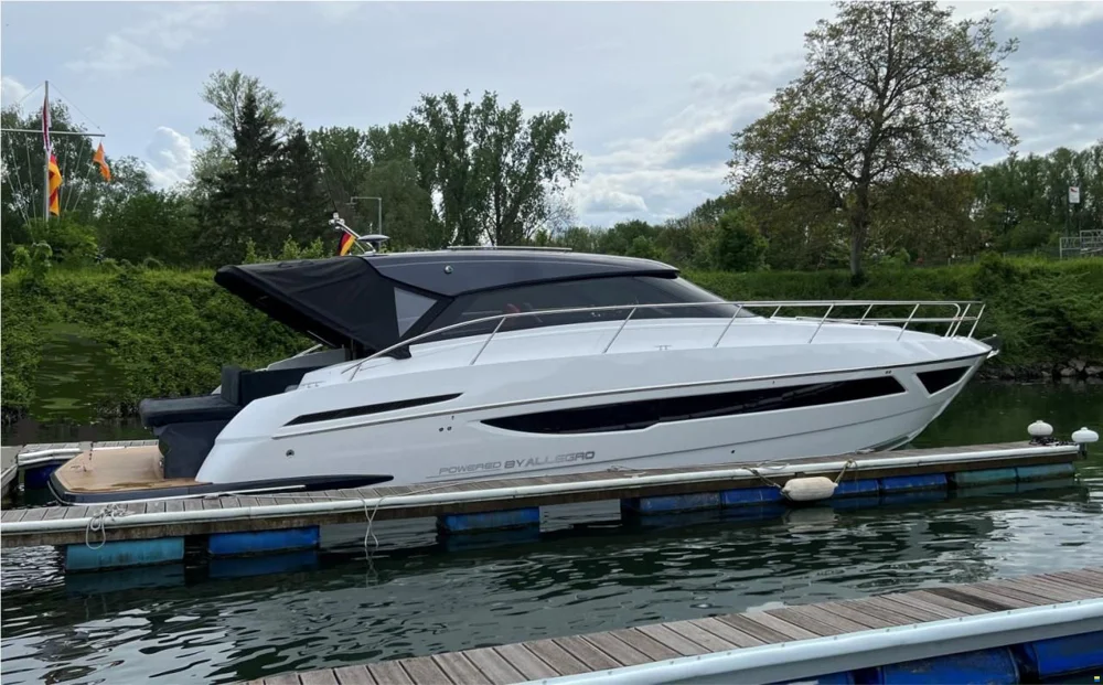 BoatPhoto.coverAlt