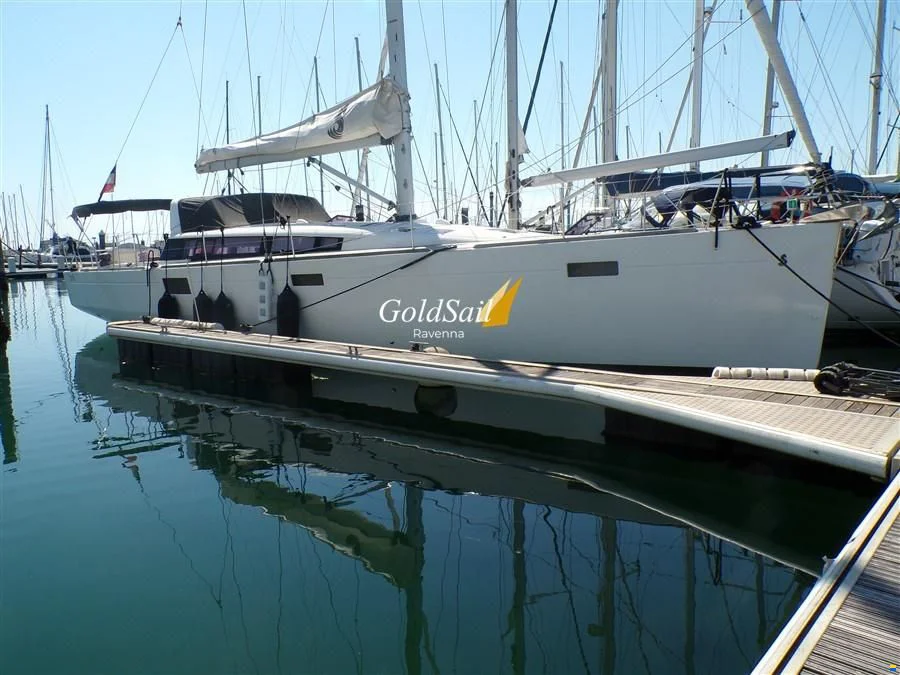 BoatPhoto.coverAlt